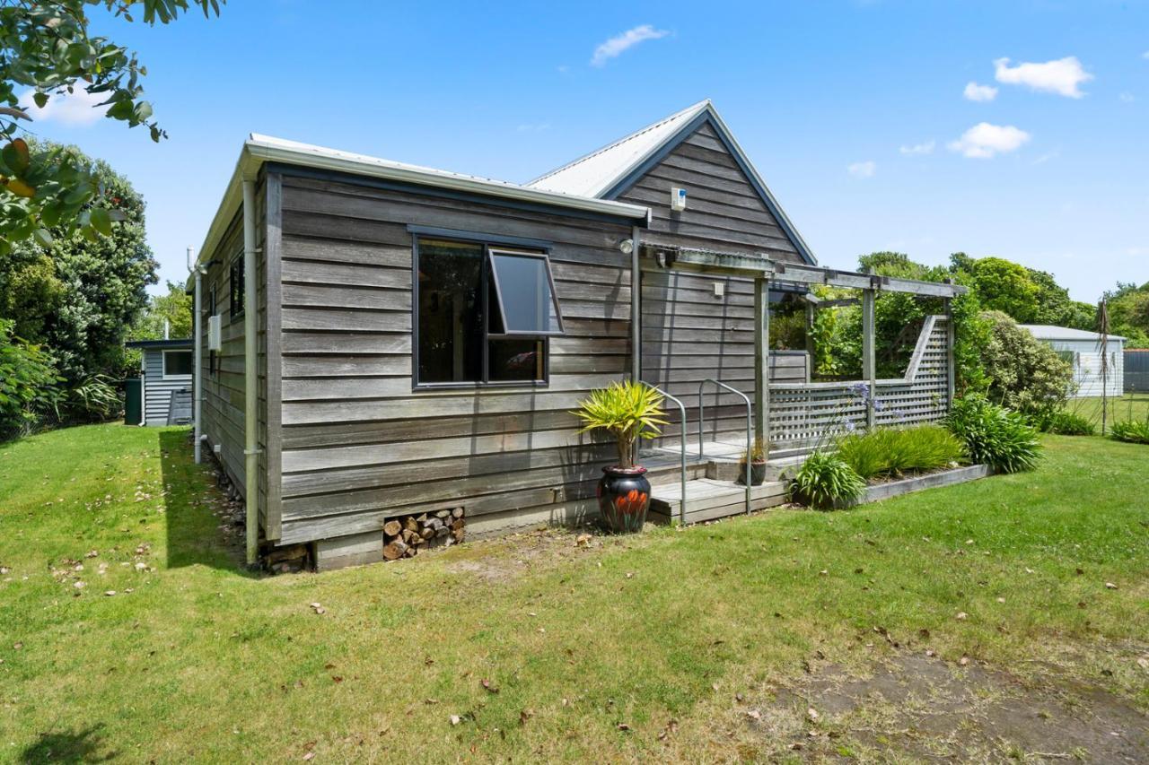 Waimea Cottage - Waikanae Holiday Home Exterior photo